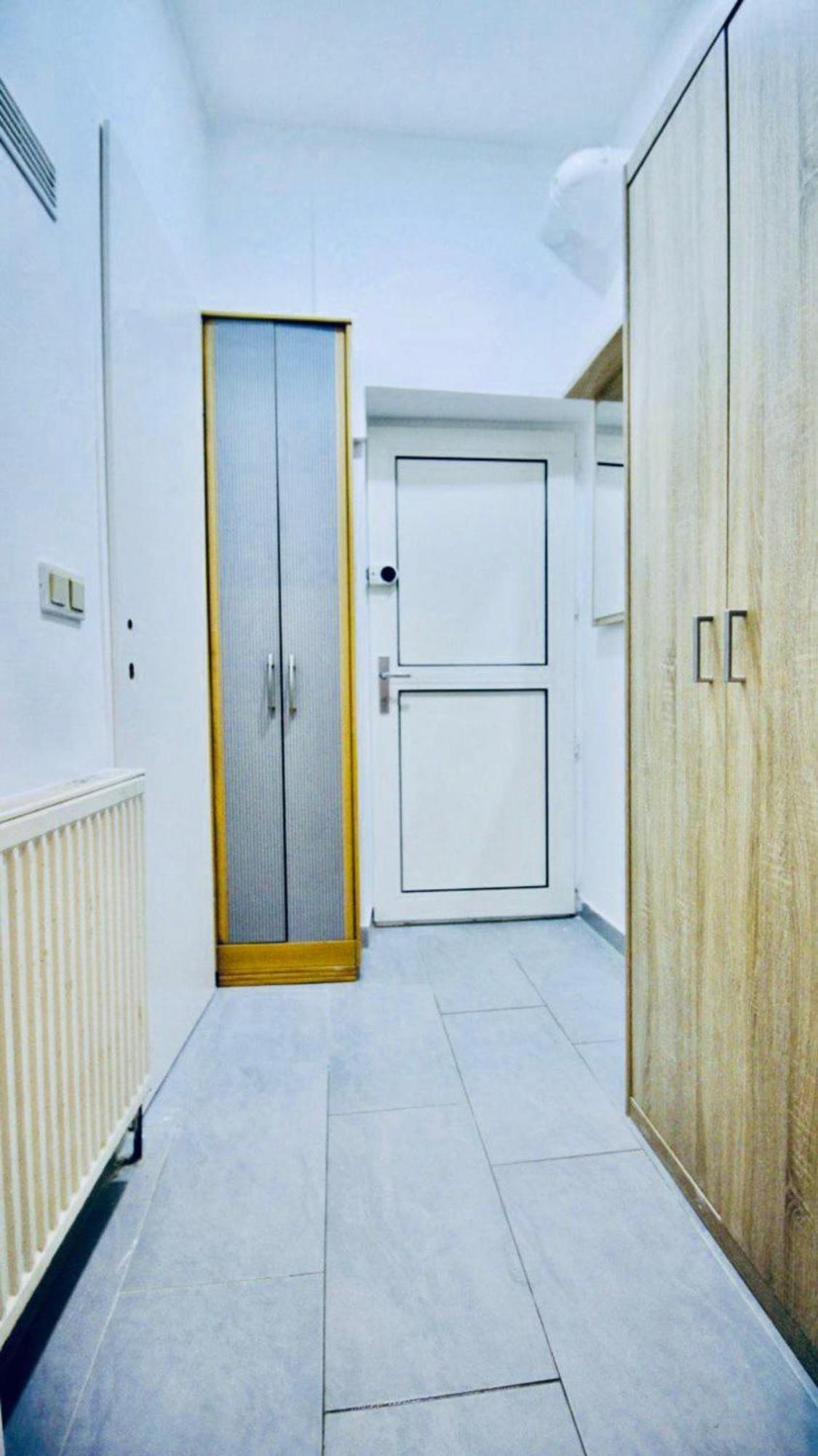 Beautiful 2br And 1lr 10 Minutes To St Stephens Apartment *
