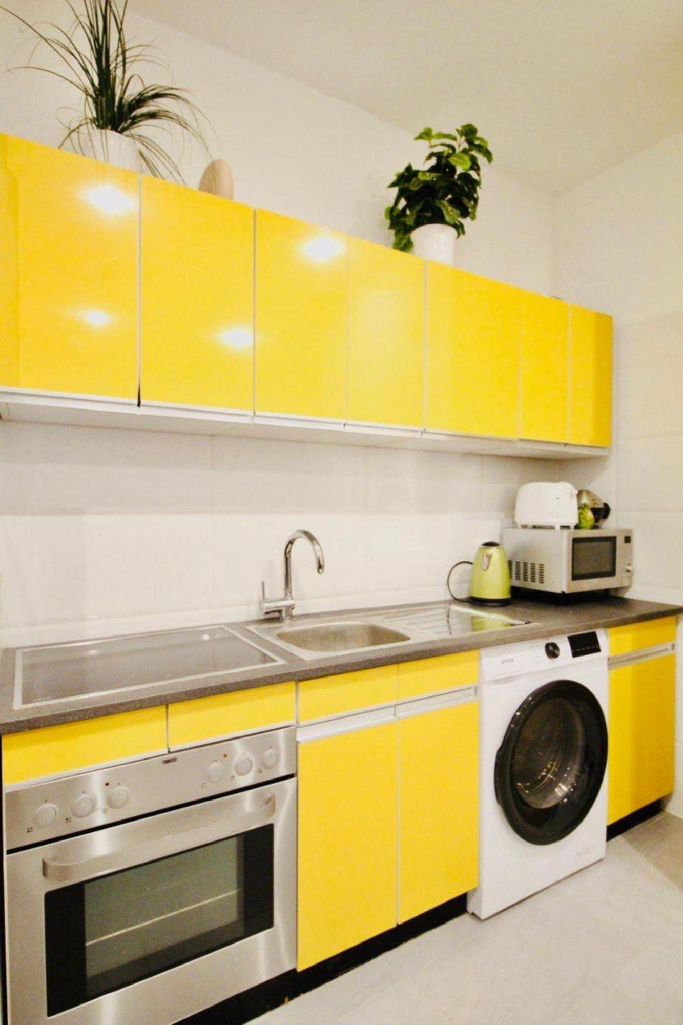 Beautiful 2br And 1lr 10 Minutes To St Stephens Apartment *